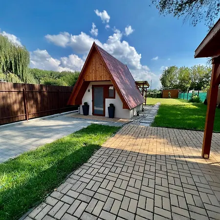 Ferienhaus Vizparti Futrinka Vendeghazak